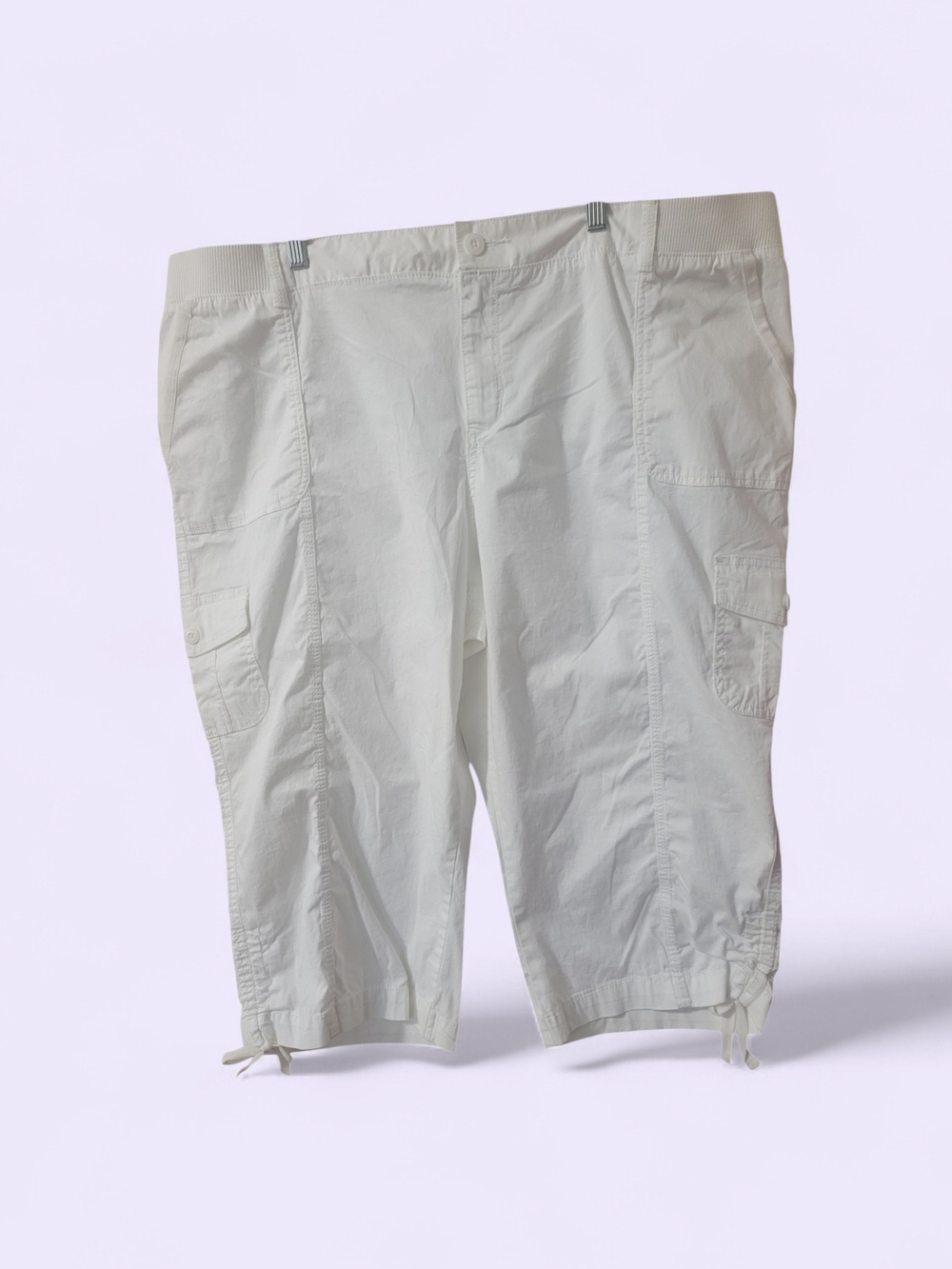 Women’s White Cargo Capris